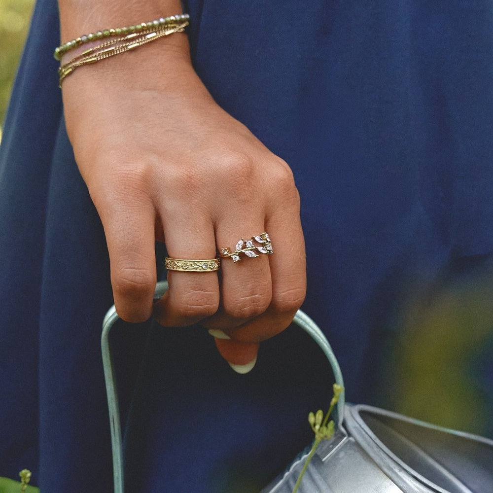 Golden Sculpted Flower Band Ring