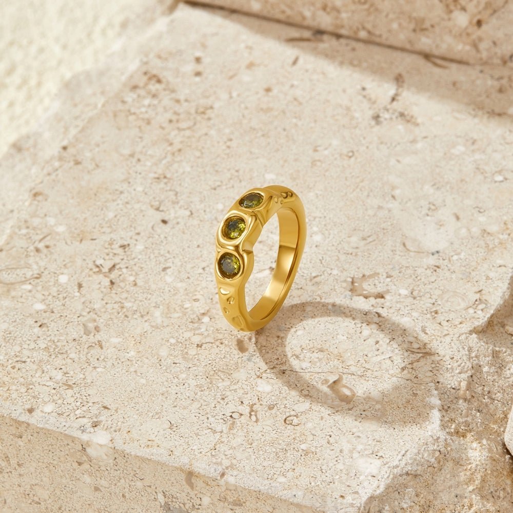 Vintage Peridot Gold Ring - Beautiful Earth Boutique